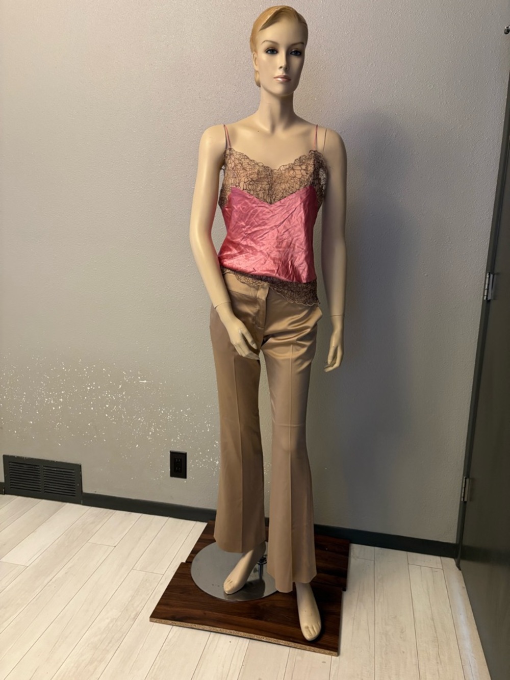 BCBGMaxAzria elegant gold satin Pants
